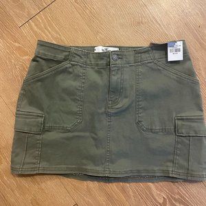 Hollister green cargo skirt size M